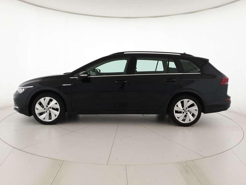 Usata VW Golf VIII Style 131 CV (96 kW) 2024 Deep black perlato Station wagon
