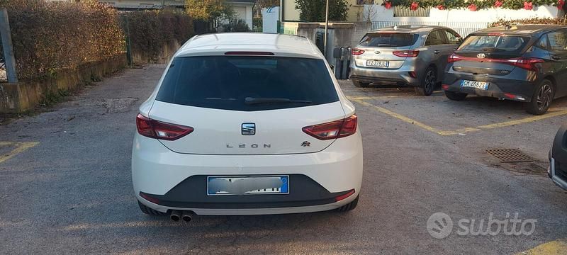 Usata Seat Leon FR 150 CV (110 kW) 2015 Bianco Berlina