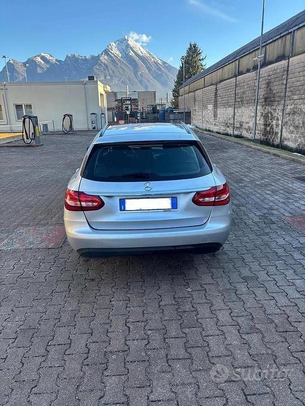 Usata Mercedes C200 Business 136 CV (100 kW) 2017 Grigio Station wagon
