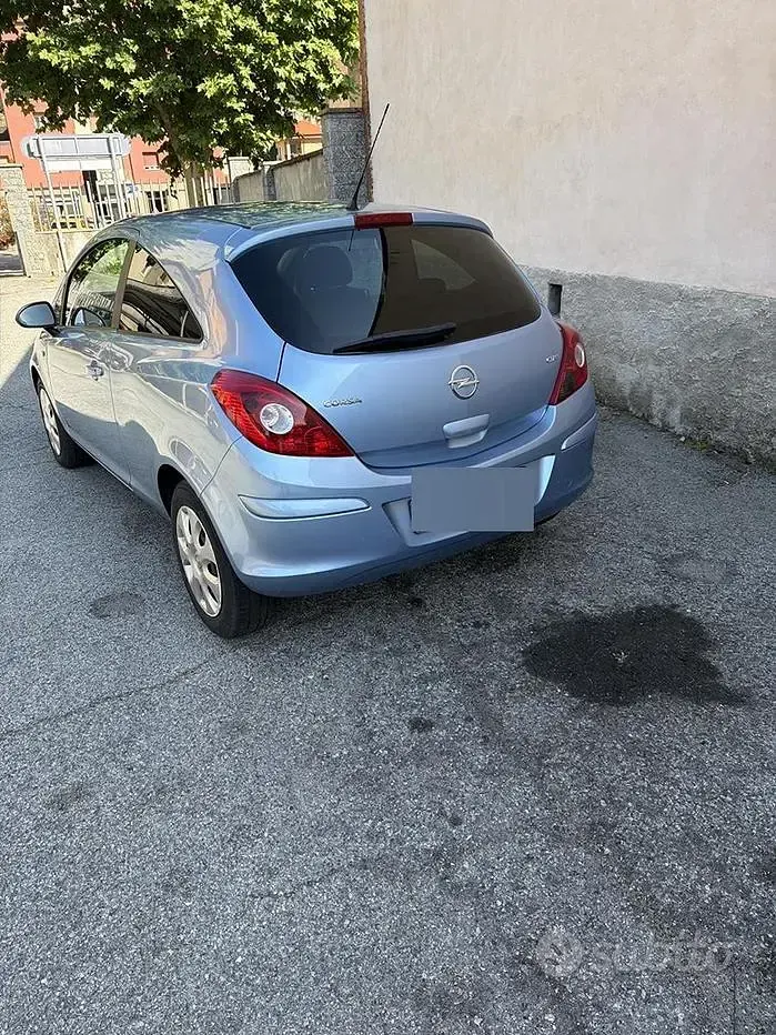 Usata Opel Corsa 75 CV (55 kW) 2015 Bluazzurro Utilitaria