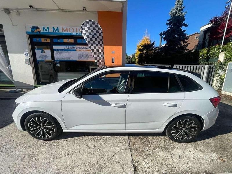 Usata Skoda Scala Sport 150 CV (110 kW) 2020 Bianco Utilitaria