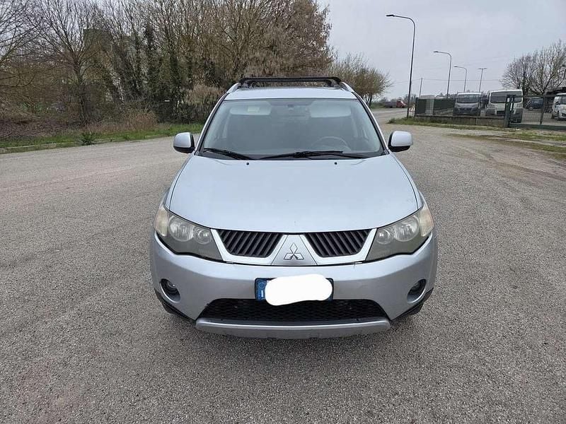 Usata Mitsubishi Outlander Instyle 140 CV (102 kW) 2008 SUV