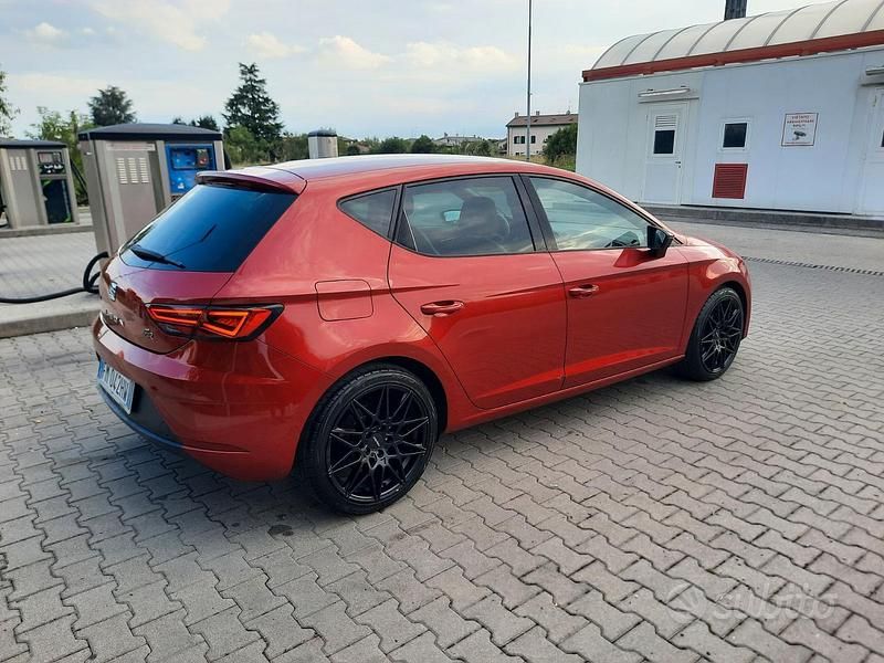 Usata Seat Leon FR 150 CV (110 kW) 2017 Rosso Utilitaria
