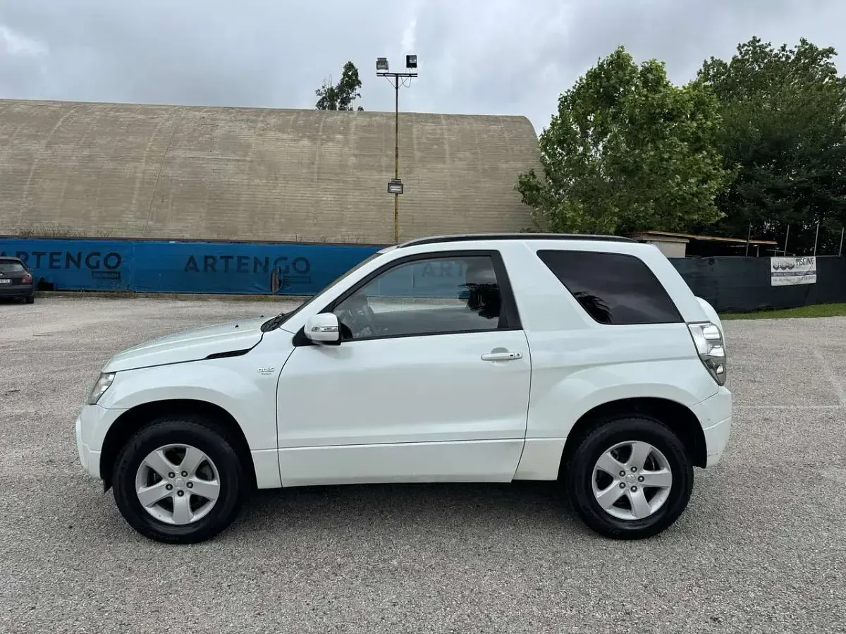 Usata Suzuki Grand Vitara 129 CV (94 kW) 2011 Bianco SUV