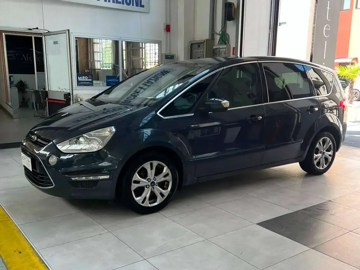 Usata Ford S-MAX Titanium 163 CV (119 kW) 2011 Bronzo Monovolume
