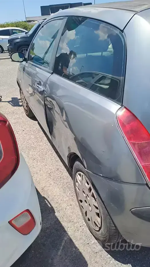 Usata Lancia Ypsilon 80 CV (58 kW) 2004 Utilitaria