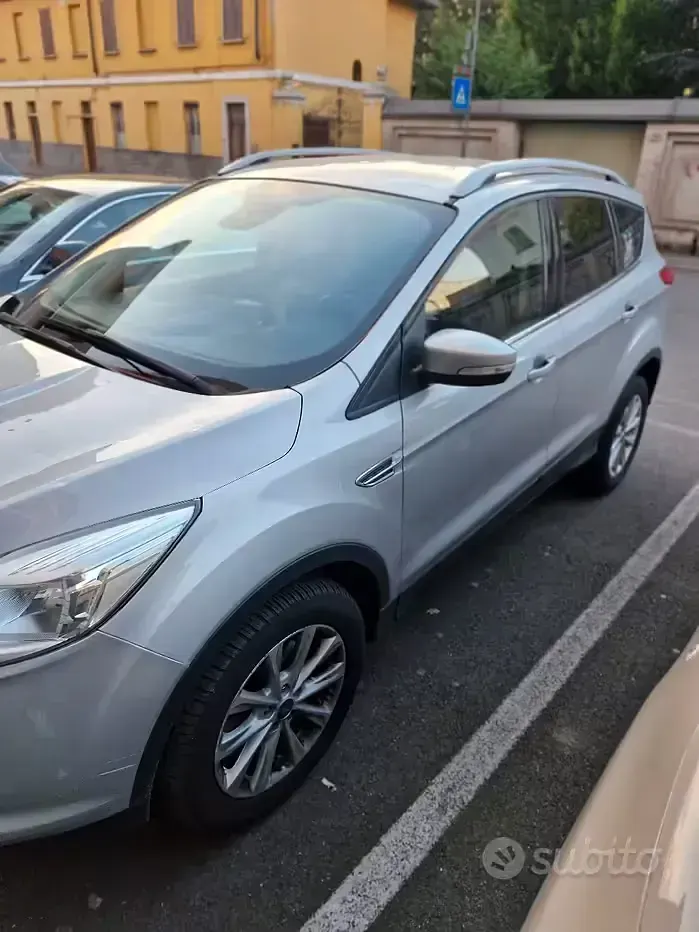 Usata Ford Kuga Titanium 120 CV (88 kW) 2016 Grigio SUV