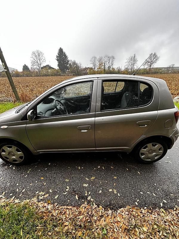 Usata Toyota Yaris 2003 Berlina