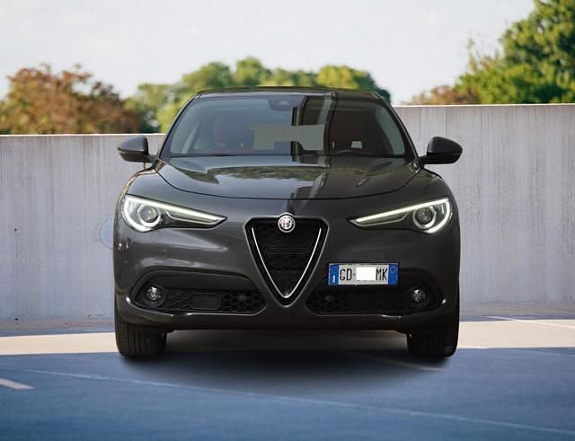 Usata Alfa Romeo Stelvio Executive 190 CV (139 kW) 2020 Grigio scuro metallizzato SUV