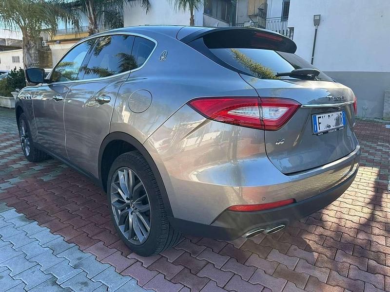 Usata Maserati Levante GranLusso 250 CV (183 kW) 2020 Grigio SUV