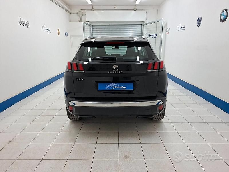 Usata Peugeot 3008 Allure 130 CV (95 kW) 2020 Nero SUV