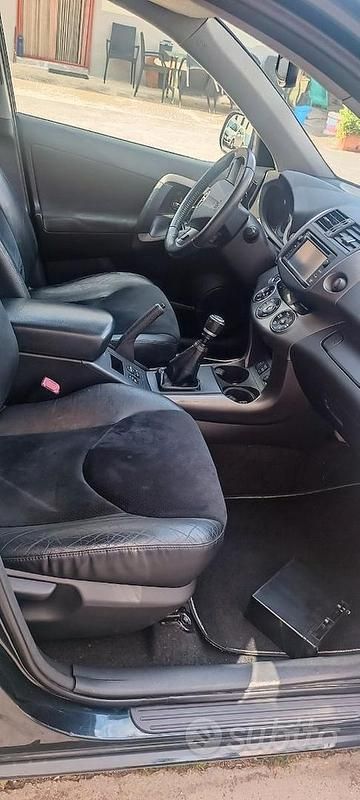 Usata Toyota RAV4 150 CV (110 kW) 2012 Nero SUV