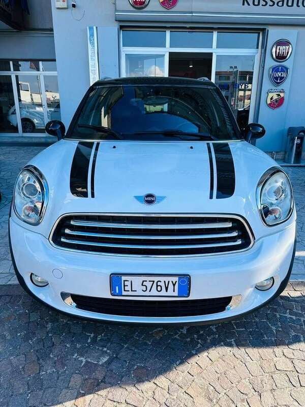 Bianco Usata 2010 Mini Cooper D Countryman SUV | 6990 € (Buon prezzo) - Immagine 1/4