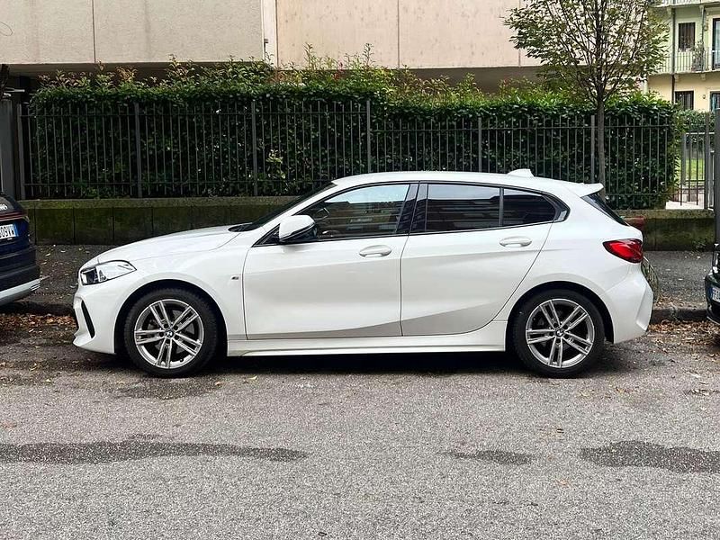 Usata BMW 116 M Sport 116 CV (85 kW) 2021 Bianco Utilitaria