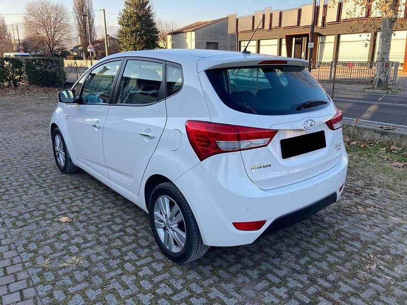 Usata Hyundai ix20 Comfort 90 CV (66 kW) 2013 Bianco Utilitaria