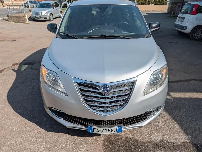 Usata Lancia Ypsilon 2015 Grigio Utilitaria
