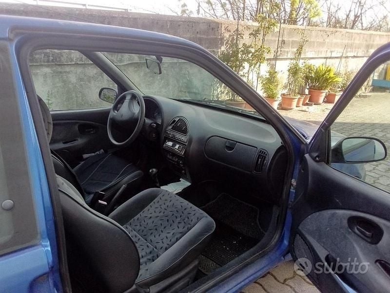 Usata Citroën Saxo 60 CV (44 kW) 1999 Blu Utilitaria