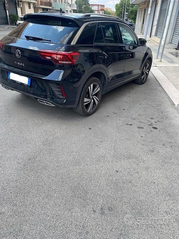 Usata VW T-Roc R-line 110 CV (80 kW) 2023 Nero SUV