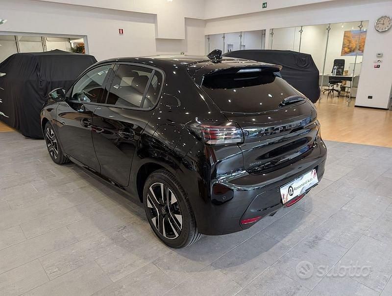 Nuova Peugeot 208 Allure 101 CV (74 kW) 2025 Nero Utilitaria