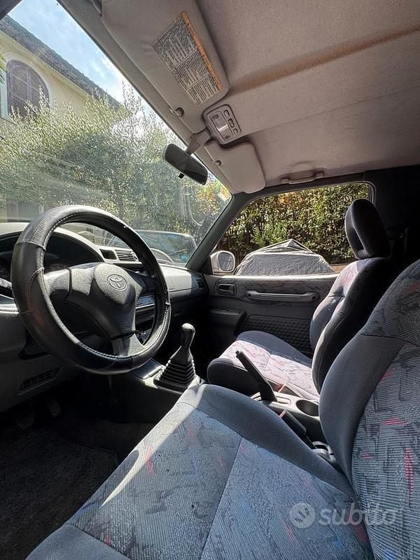 Usata Toyota RAV4 128 CV (94 kW) 1998 Grigio SUV