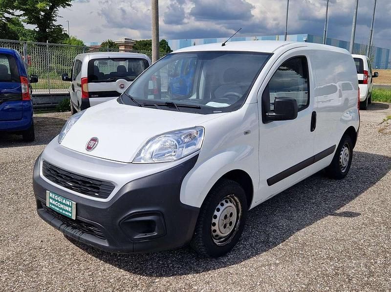 Bianco Usata 2018 Fiat Fiorino Furgone | 8500 € (Buon prezzo) - Immagine 1/4