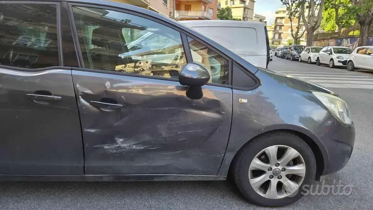 Usata Opel Meriva 95 CV (69 kW) 2011 Grigio Monovolume