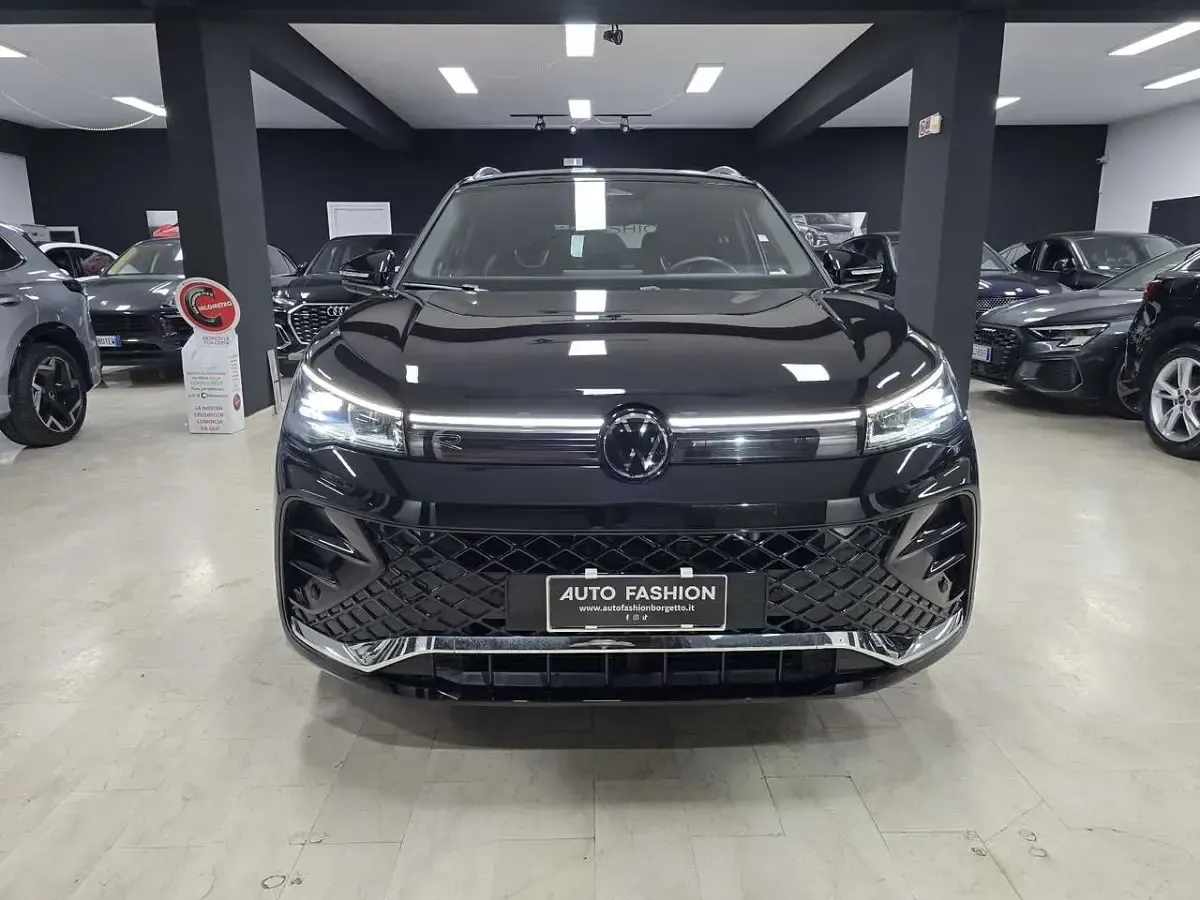 Usata VW Tiguan R-line 150 CV (110 kW) 2025 Nero SUV