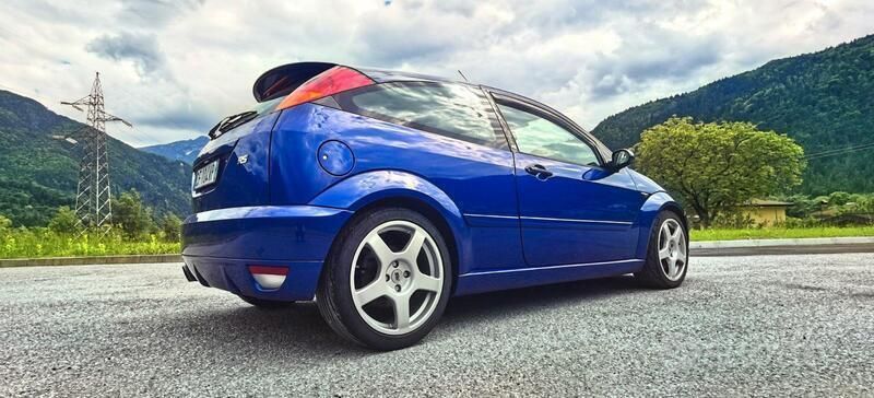 Usata Ford Focus RS 215 CV (158 kW) 2003 Blu Utilitaria
