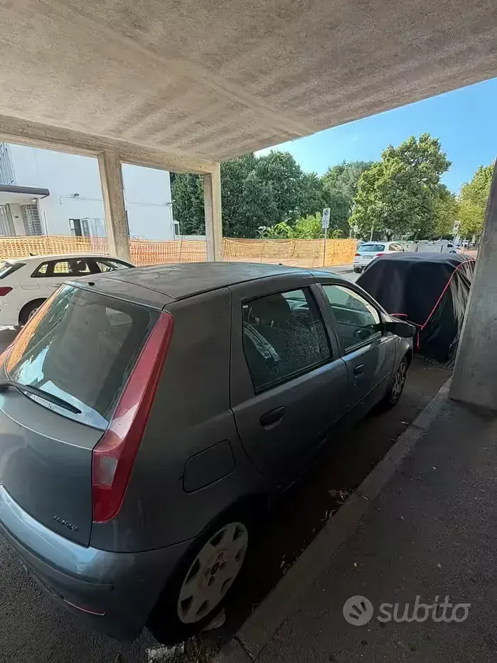 Usata Fiat Punto 69 CV (50 kW) 2004 Utilitaria