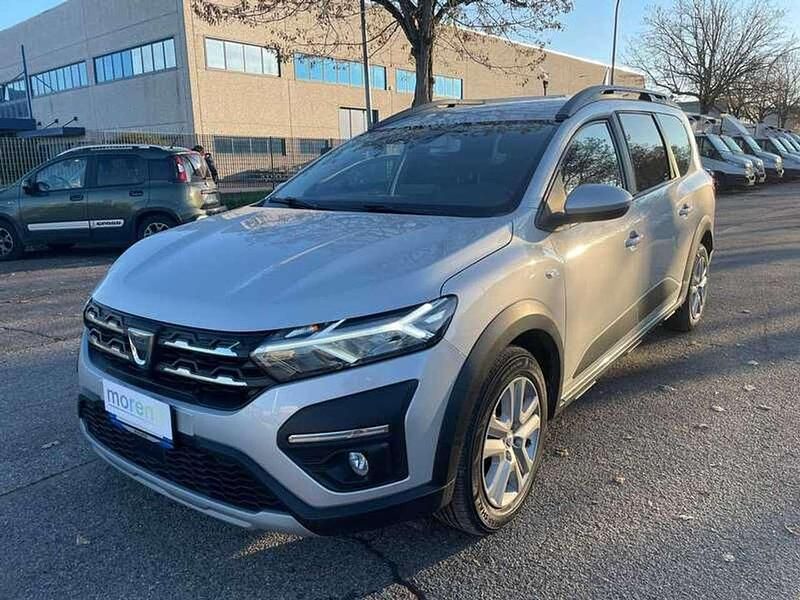 Argento Usata 2022 Dacia Jogger Comfort Monovolume | 14.390 € (Buon prezzo) - Immagine 1/4