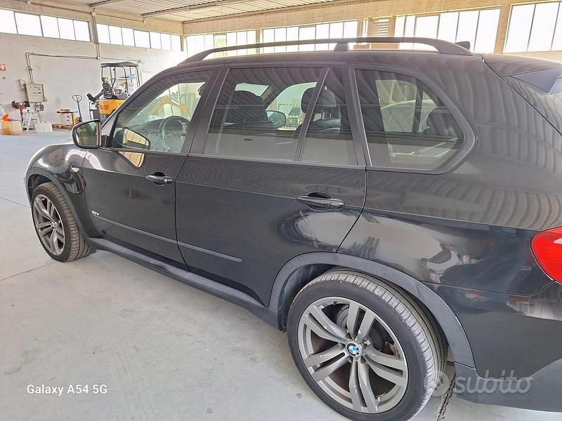 Begagnad BMW X5 235 HK (172 kW) 2008 Svart SUV