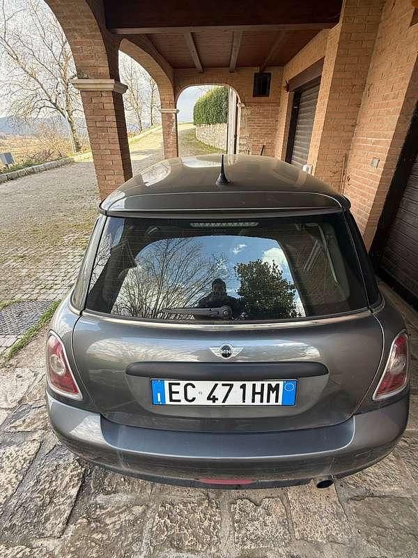 Usata Mini ONE 75 CV (55 kW) 2010 Grigio Utilitaria