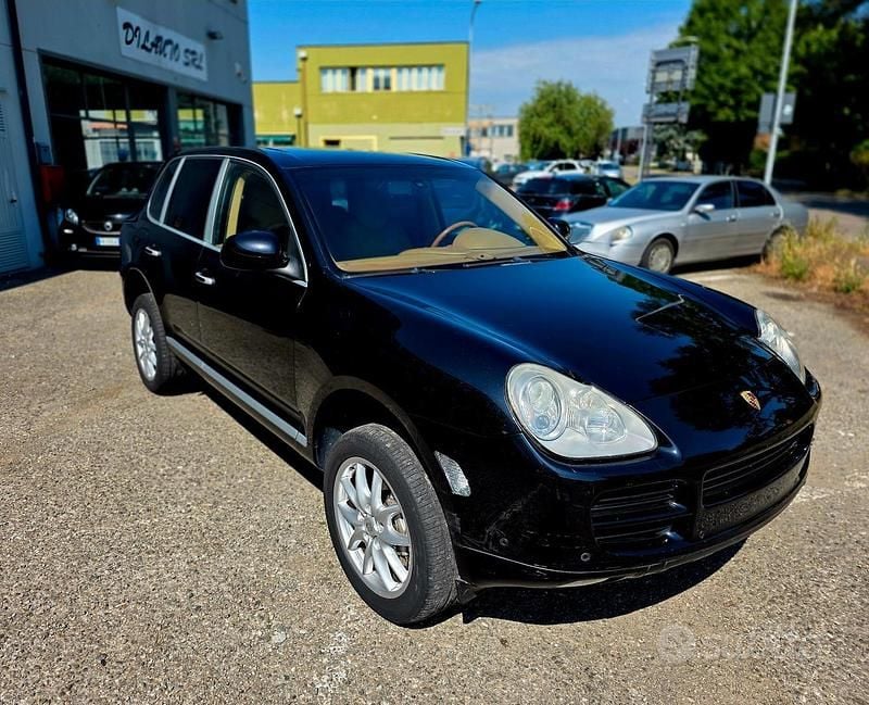 Nero Usata 2006 Porsche Cayenne SUV | 11.999 € (Buon prezzo) - Immagine 1/4