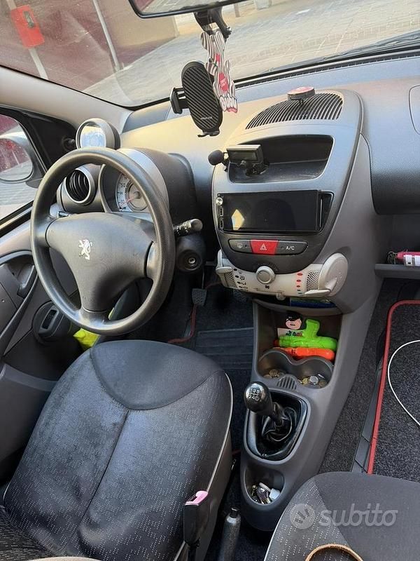 Gebraucht Peugeot 107 68 PS (50 kW) 2005 Grau Kleinwagen