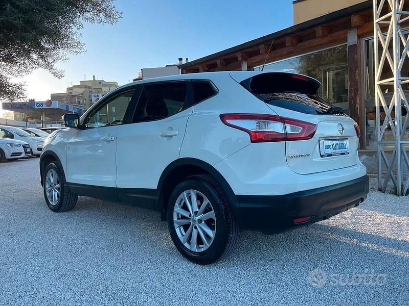 Usata Nissan Qashqai 110 CV (80 kW) 2016 Bianco SUV