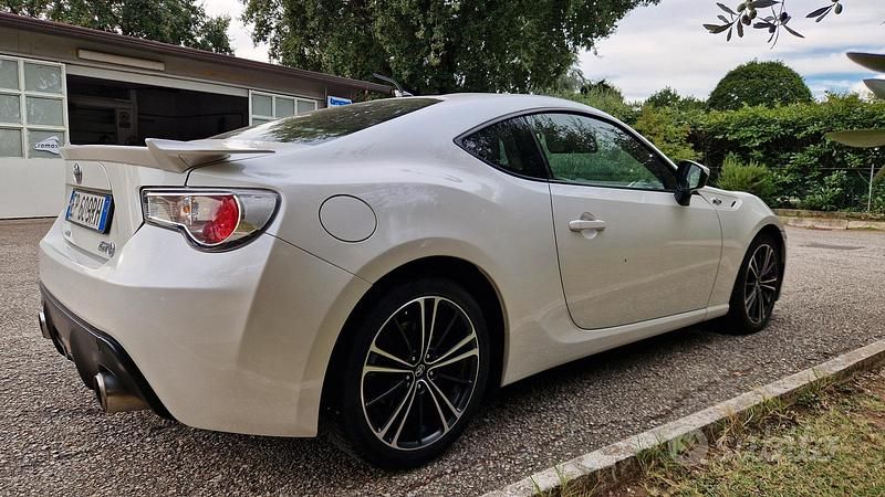 Usata Toyota GT86 GT 200 CV (147 kW) 2013 Bianco Coupé