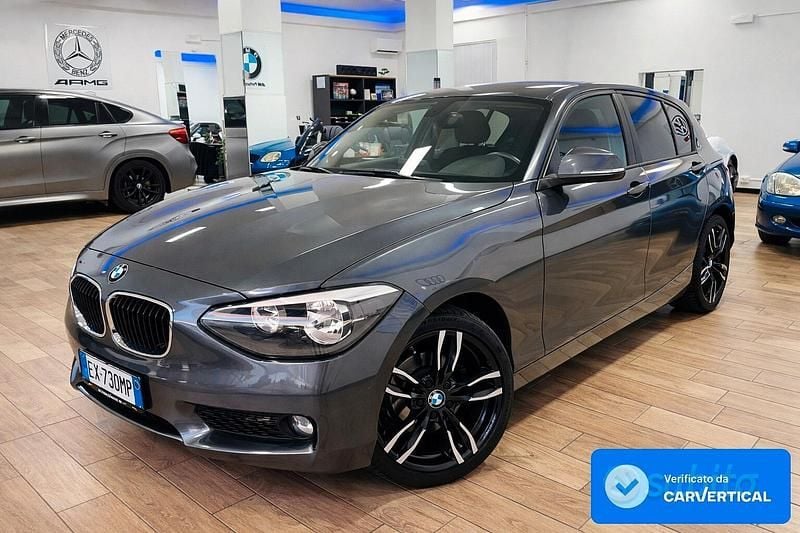 Usata BMW 118 Sport Line 143 CV (105 kW) 2015 Grigio Utilitaria