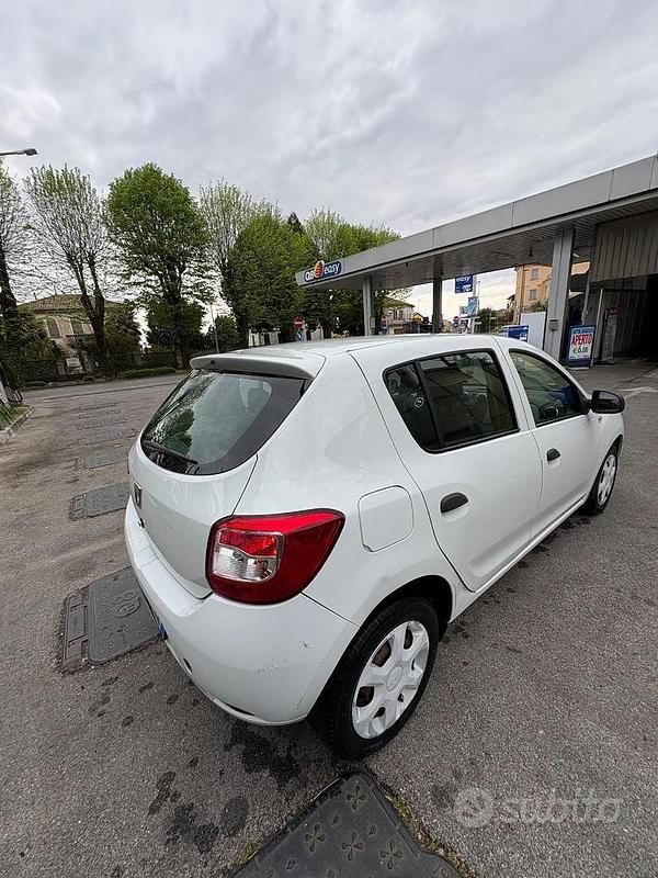Usata Dacia Sandero 75 CV (55 kW) 2014 Bianco Utilitaria
