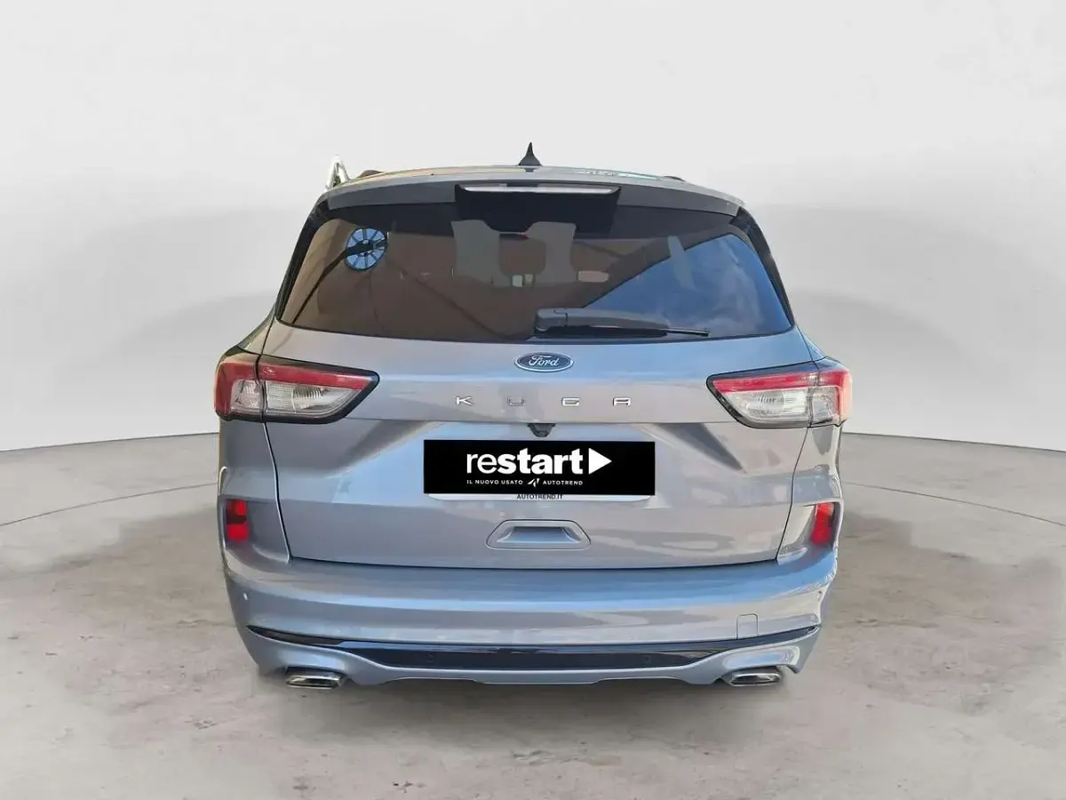 Usata Ford Kuga ST-Line 120 CV (88 kW) 2022 Argento SUV