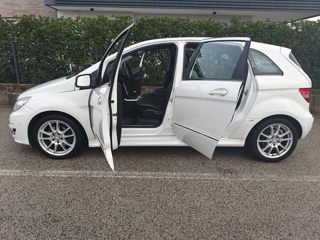 Usata Mercedes B180 Executive 109 CV (80 kW) 2011 Bianco Monovolume