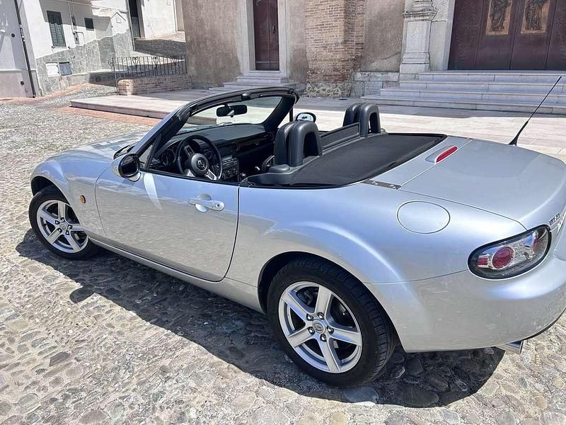 Usata Mazda MX5 High 126 CV (92 kW) 2008 Grigio Cabrio