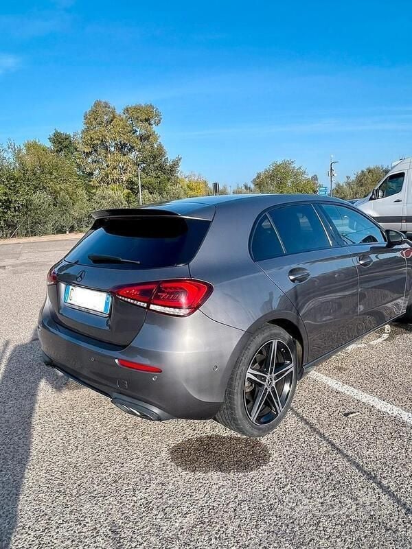 Usata Mercedes A180 Sport 116 CV (85 kW) 2021 Grigio Berlina