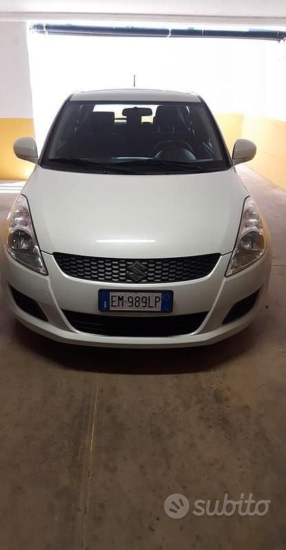 Usata Suzuki Swift 93 CV (68 kW) 2012 Bianco Utilitaria