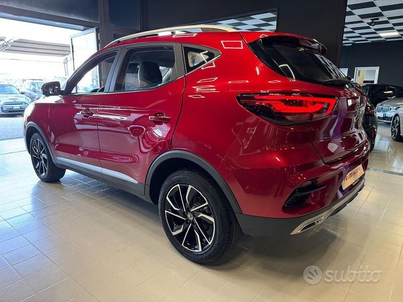 Usata MG ZS Luxury 106 CV (77 kW) 2023 Rosso Berlina