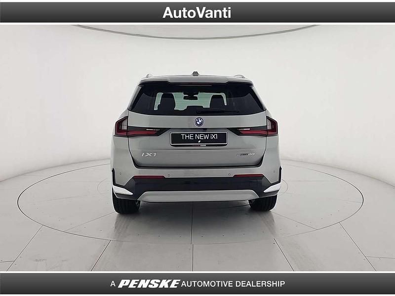 Nuova BMW iX1 Comfort Edition 150 kW (204 CV) 2025 Argento SUV