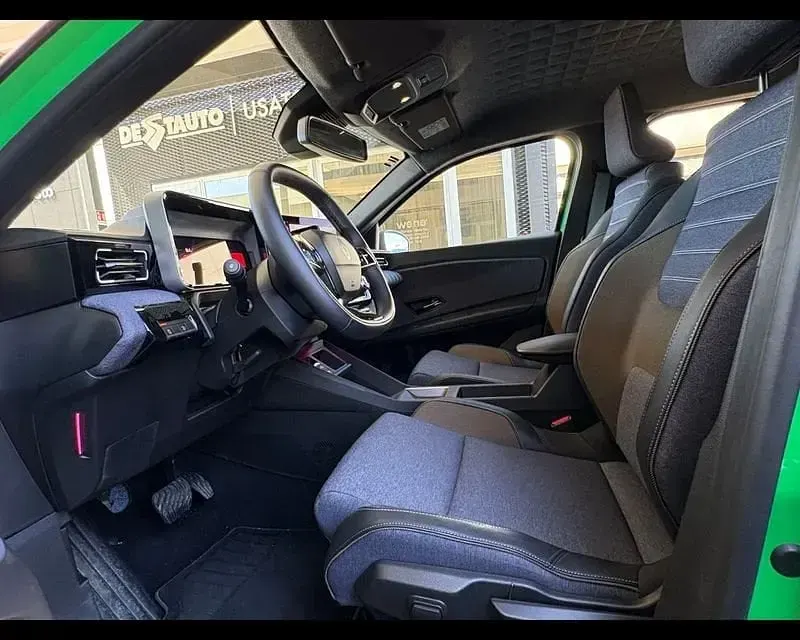Usata Renault 5 E-Tech Komfort 110 kW (150 CV) 2025 Verde Utilitaria