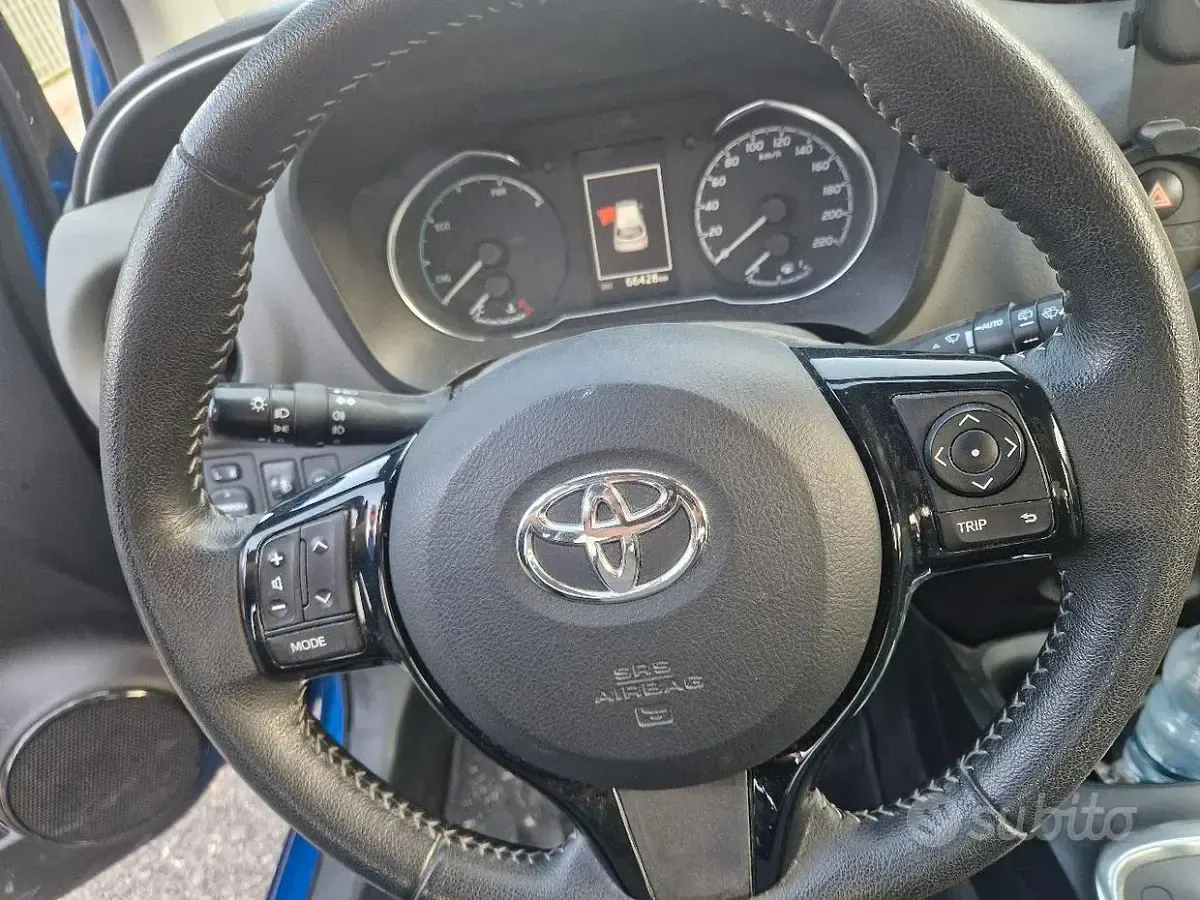 Usata Toyota Yaris Active 111 CV (81 kW) 2019 Berlina