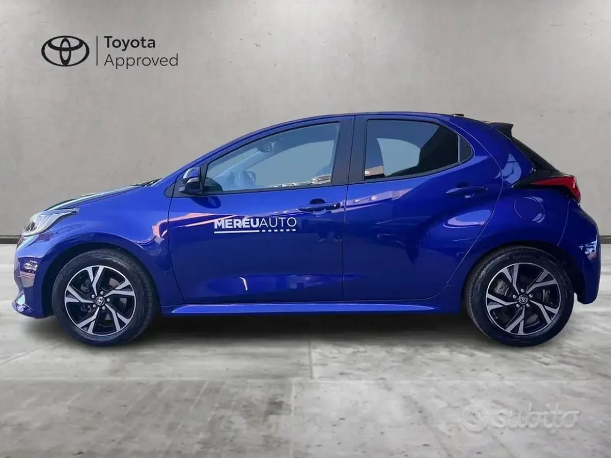 Usata Toyota Yaris Hybrid Trend 92 CV (67 kW) 2025 Bluazzurro Berlina