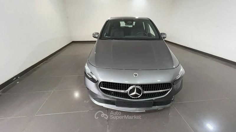 Usata Mercedes B180 Progressive 116 CV (85 kW) 2024 Gray Monovolume