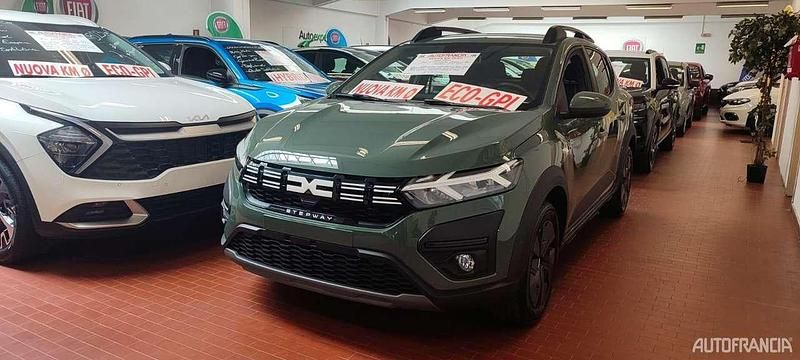 Verde Nuova 2025 Dacia Sandero Stepway Due volumi | 17.900 € (Buon prezzo) - Immagine 1/4